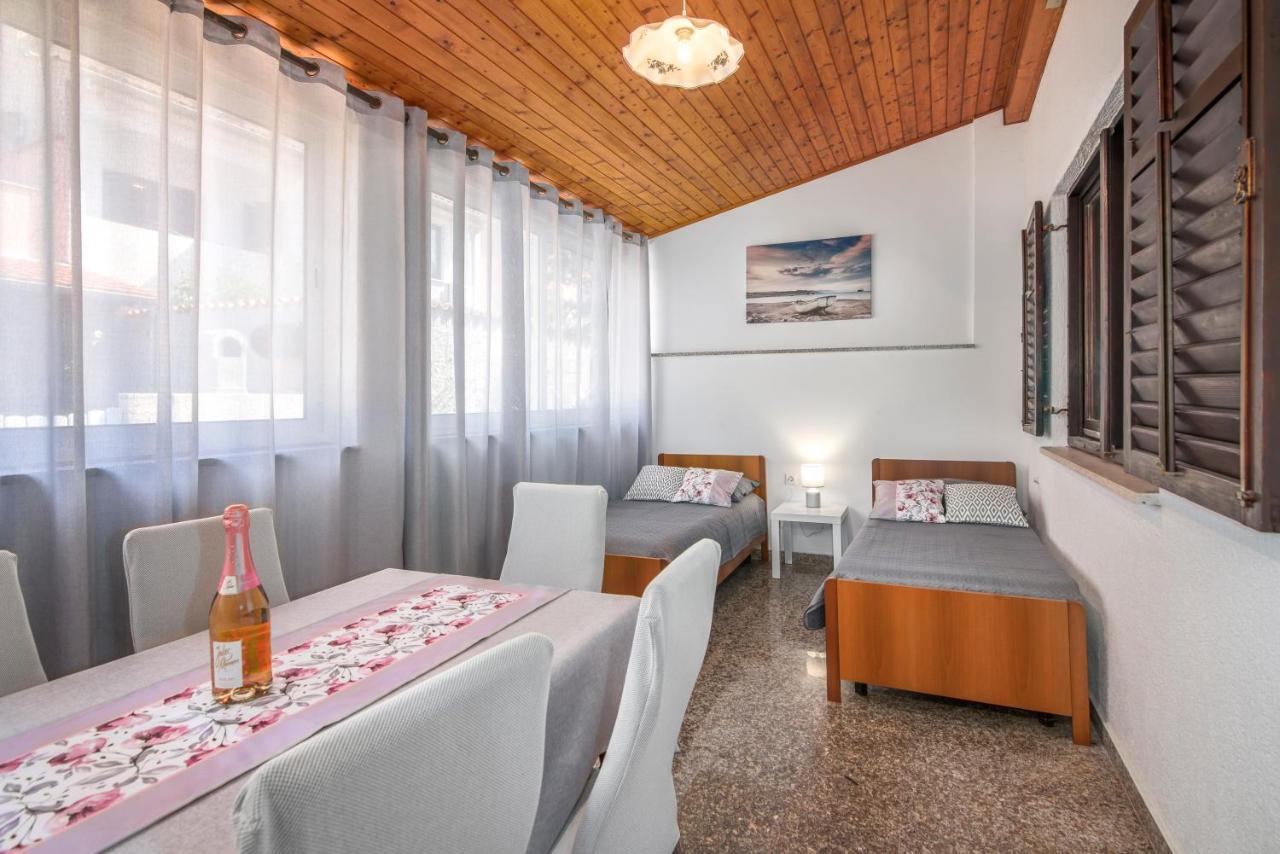 Apartment Palma Pula Ngoại thất bức ảnh